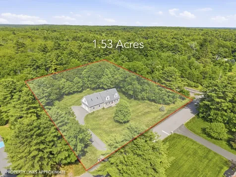 32 Beechwood Drive Topsham ME 04086