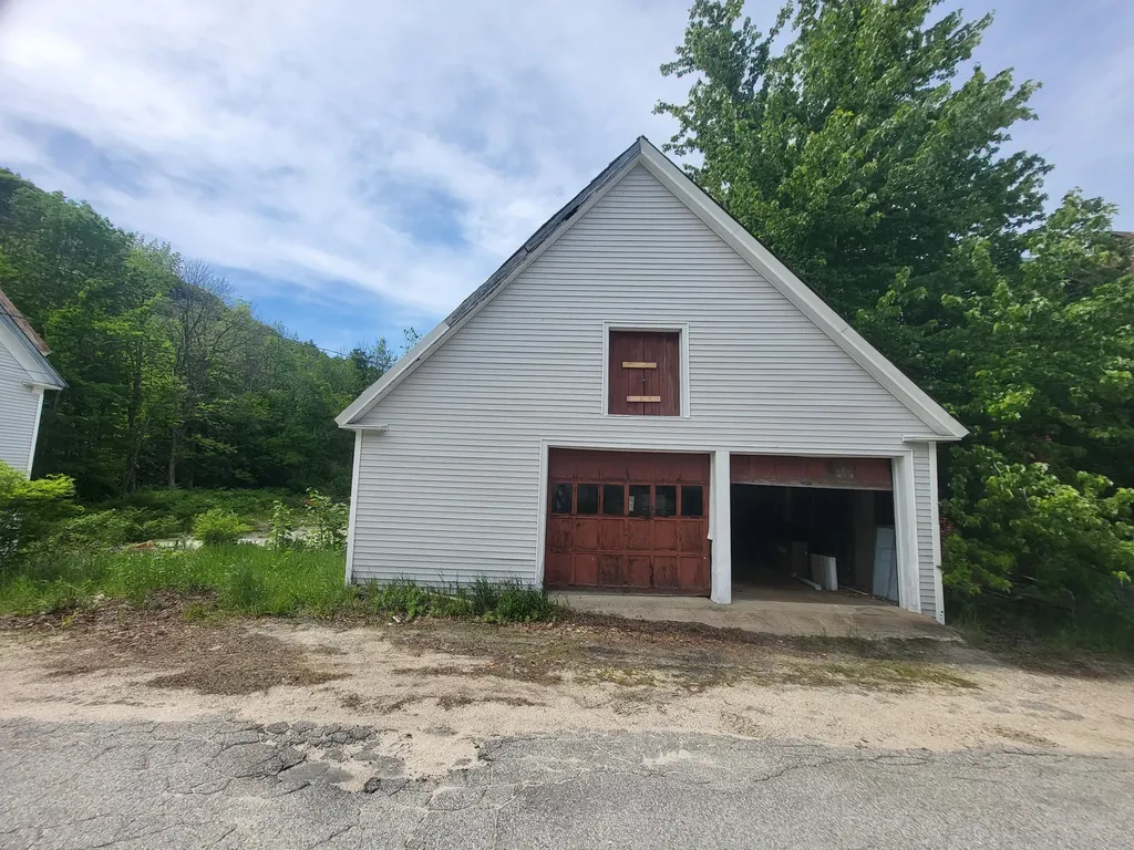22 Mountain View Avenue Hiram ME 04041