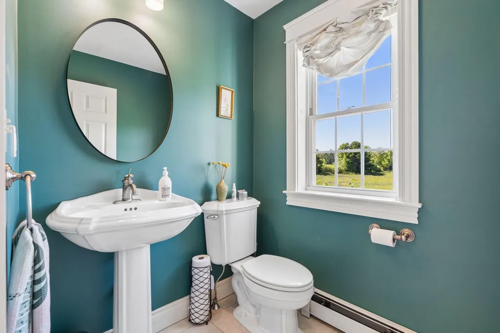 18 Linsausiq Way Falmouth ME 04105