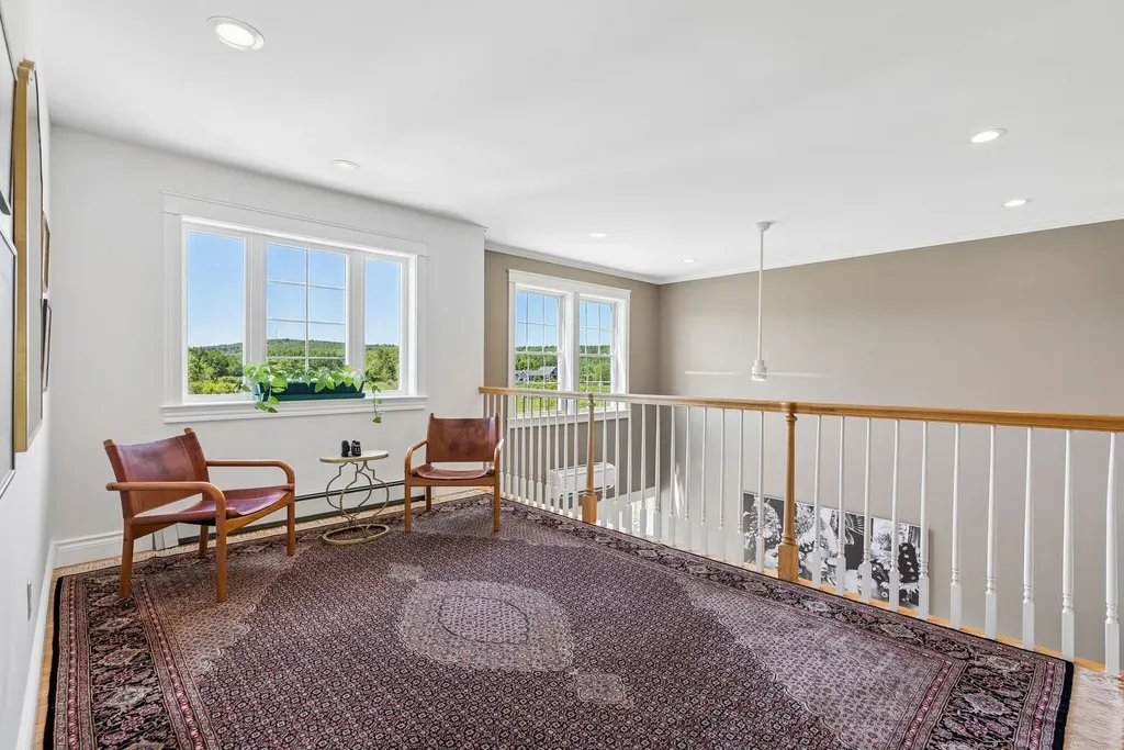 18 Linsausiq Way Falmouth ME 04105