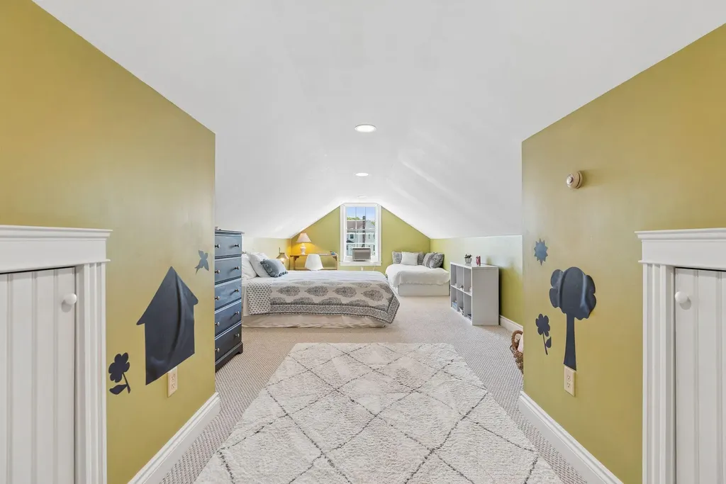 18 Linsausiq Way Falmouth ME 04105