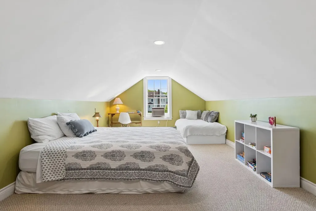 18 Linsausiq Way Falmouth ME 04105