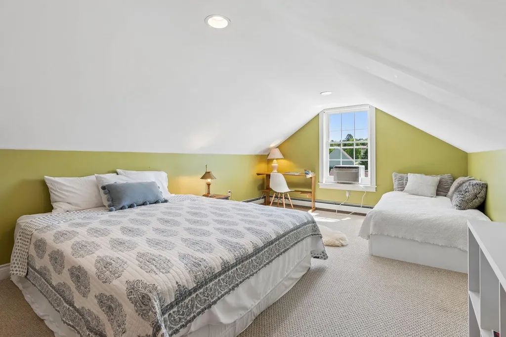 18 Linsausiq Way Falmouth ME 04105