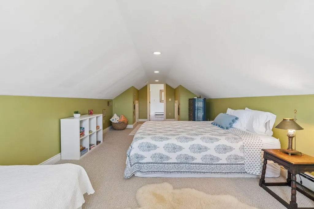18 Linsausiq Way Falmouth ME 04105