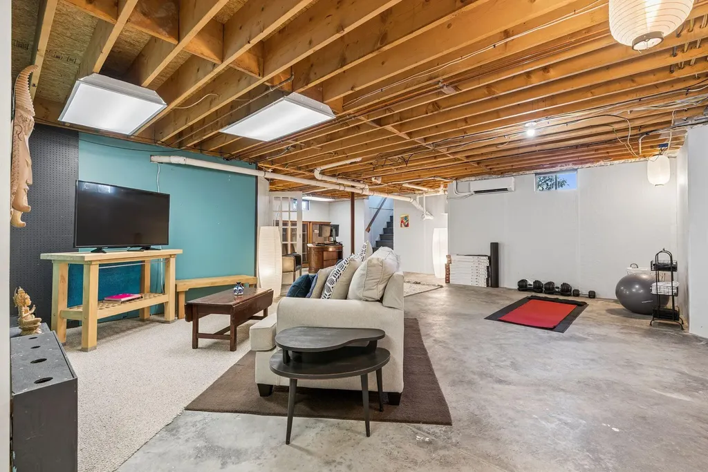 18 Linsausiq Way Falmouth ME 04105