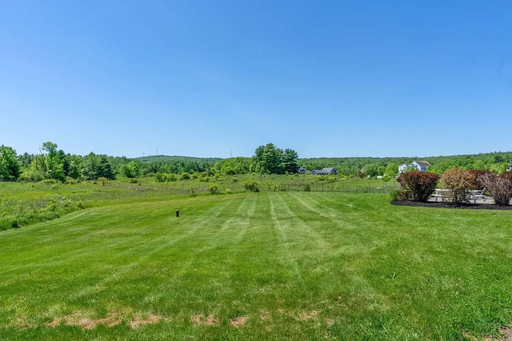 18 Linsausiq Way Falmouth ME 04105