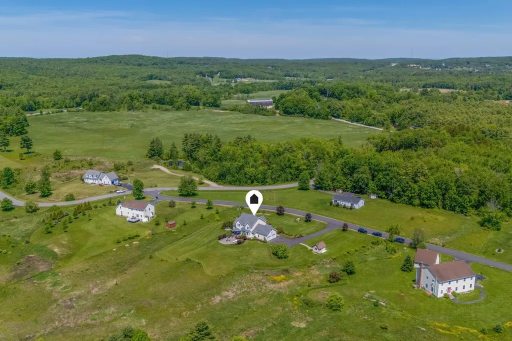 18 Linsausiq Way Falmouth ME 04105