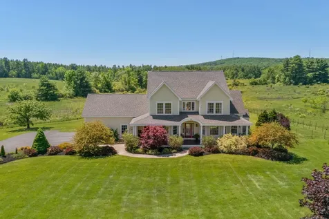 18 Linsausiq Way Falmouth ME 04105