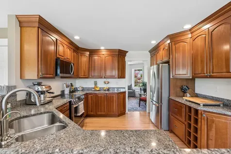 18 Linsausiq Way Falmouth ME 04105