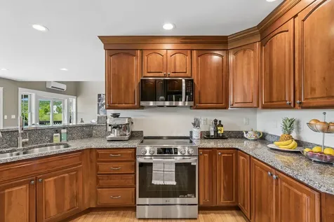 18 Linsausiq Way Falmouth ME 04105