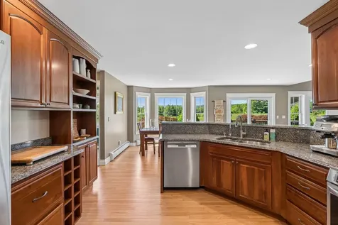 18 Linsausiq Way Falmouth ME 04105