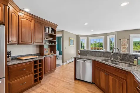 18 Linsausiq Way Falmouth ME 04105