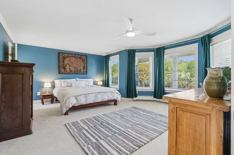 18 Linsausiq Way Falmouth ME 04105