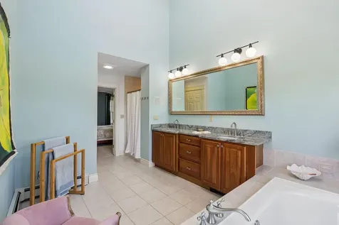 18 Linsausiq Way Falmouth ME 04105