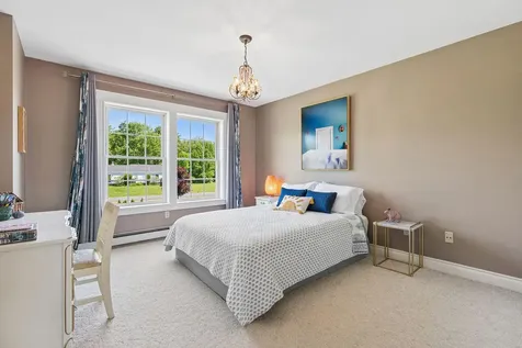 18 Linsausiq Way Falmouth ME 04105