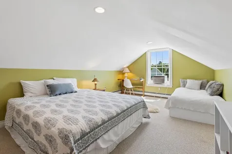 18 Linsausiq Way Falmouth ME 04105