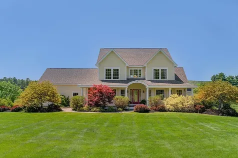 18 Linsausiq Way Falmouth ME 04105