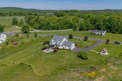 18 Linsausiq Way Falmouth ME 04105