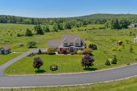 18 Linsausiq Way Falmouth ME 04105
