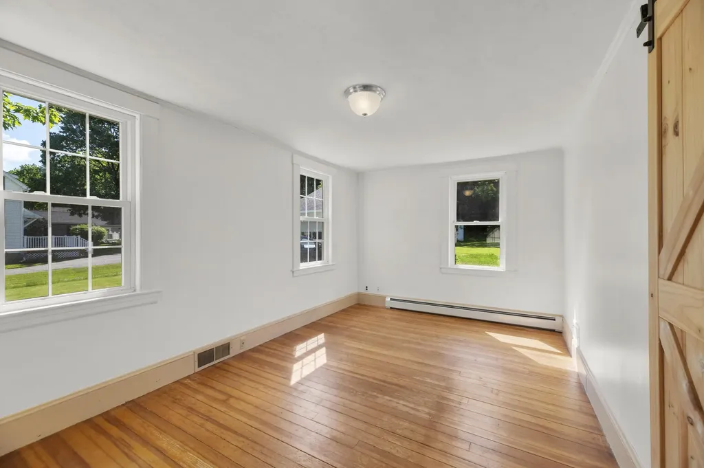 86 High Holborn Street Gardiner ME 04345