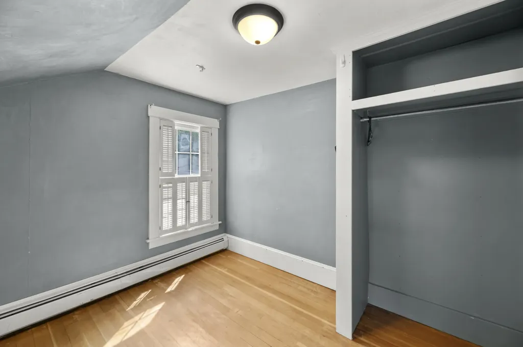 86 High Holborn Street Gardiner ME 04345