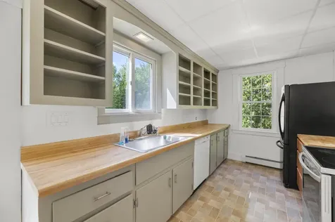 86 High Holborn Street Gardiner ME 04345