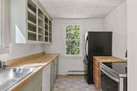 86 High Holborn Street Gardiner ME 04345