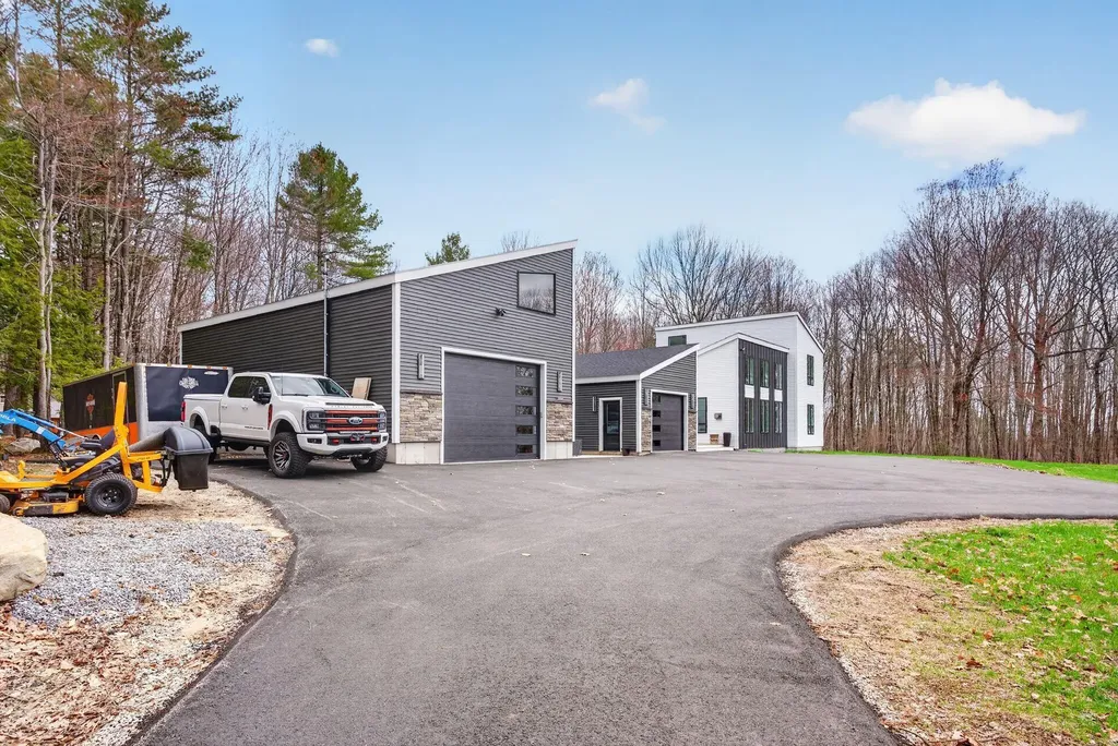 672 Danville Corner Road Auburn ME 04210