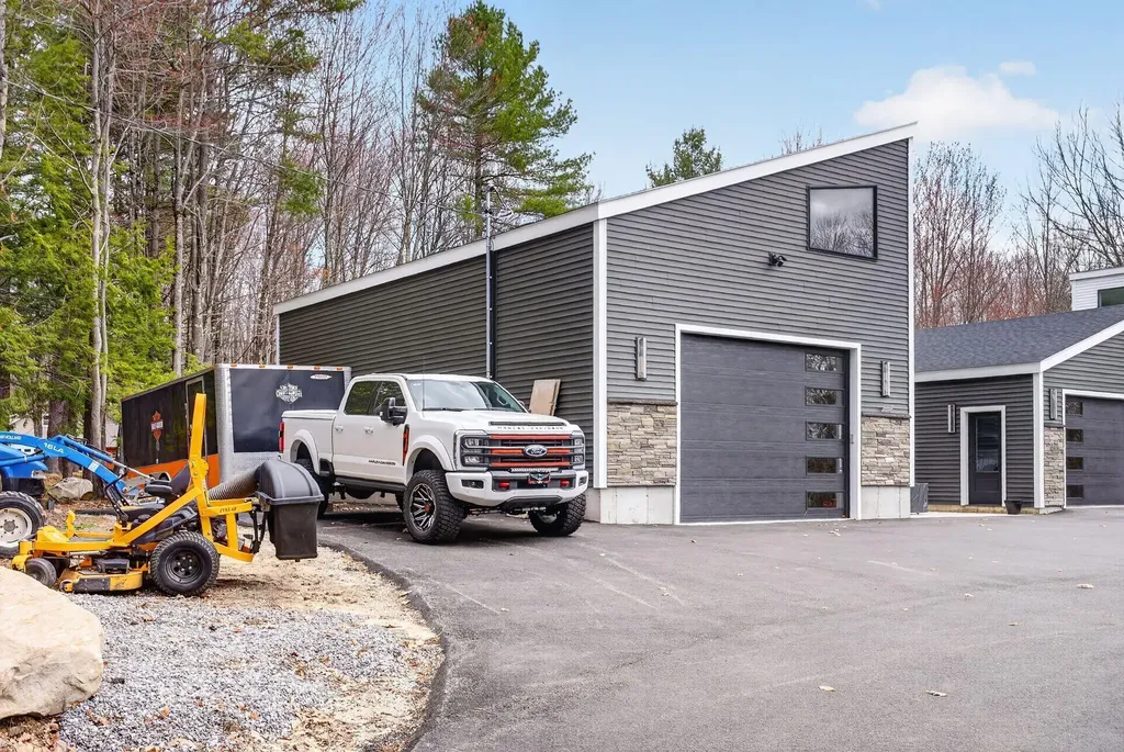 672 Danville Corner Road Auburn ME 04210