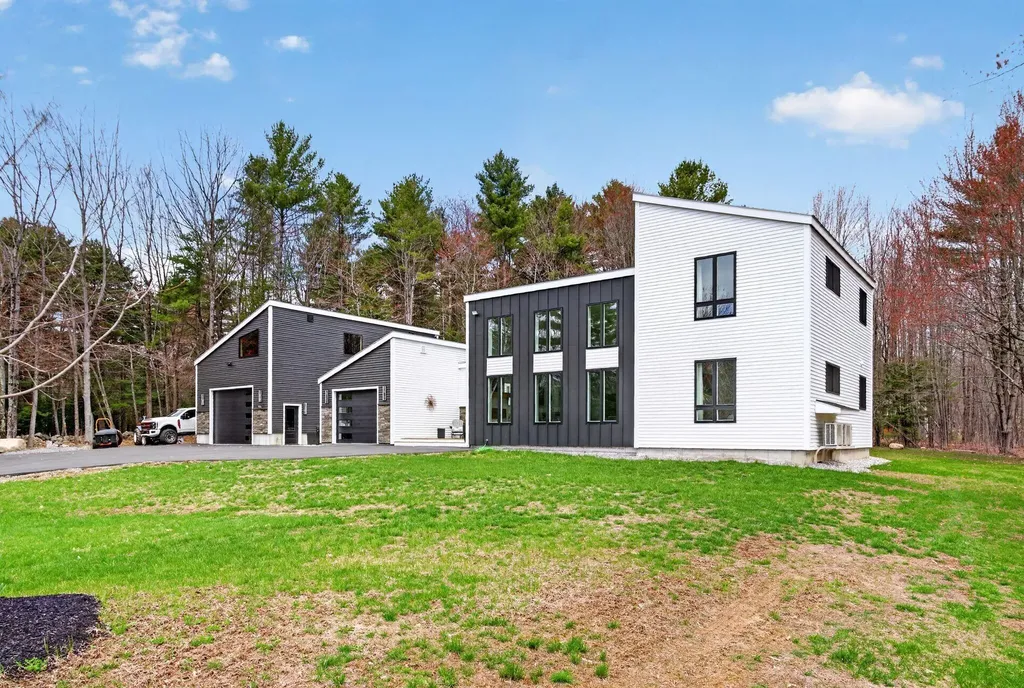 672 Danville Corner Road Auburn ME 04210