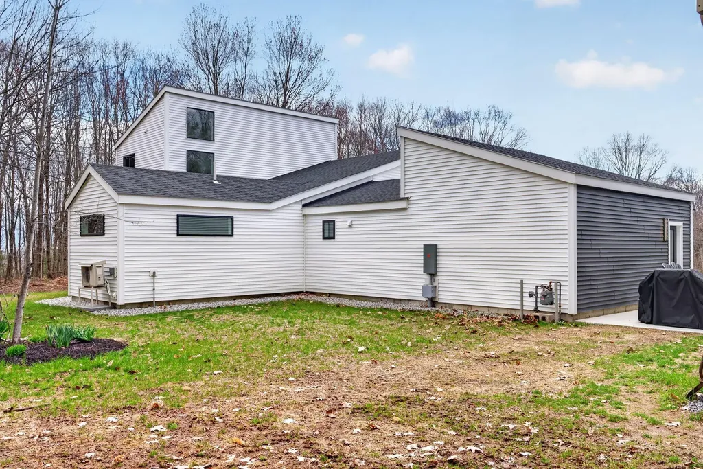 672 Danville Corner Road Auburn ME 04210