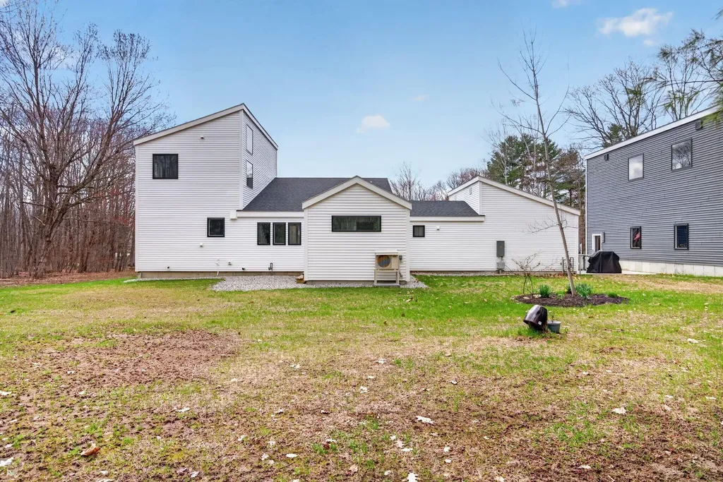 672 Danville Corner Road Auburn ME 04210