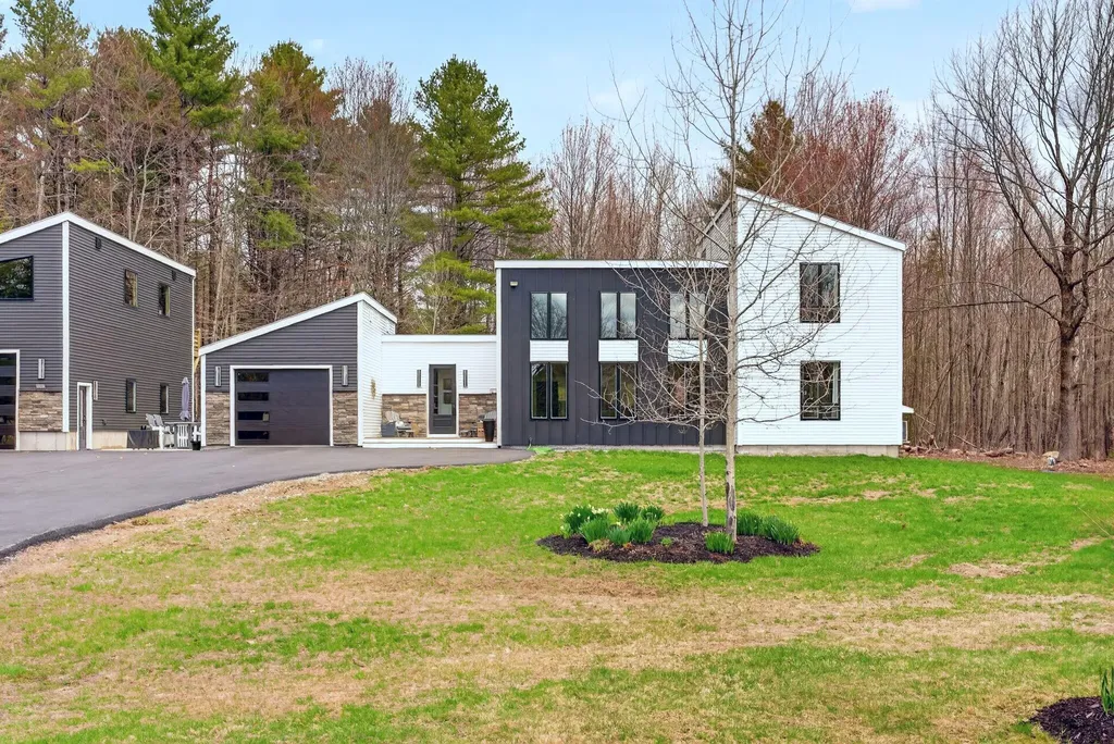 672 Danville Corner Road Auburn ME 04210