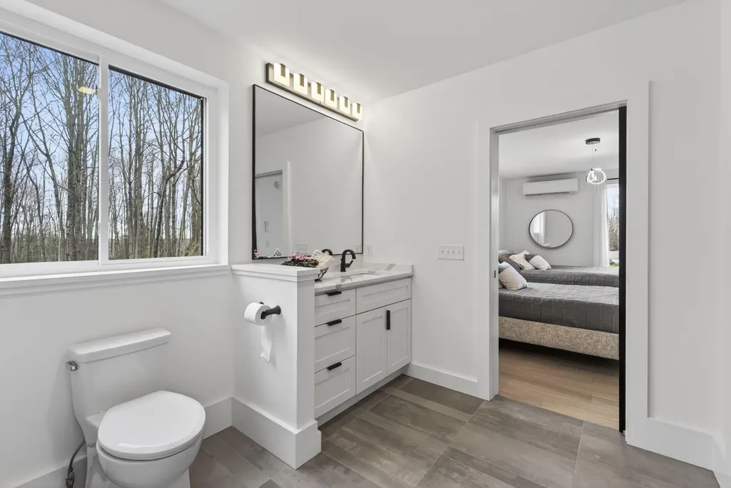 672 Danville Corner Road Auburn ME 04210