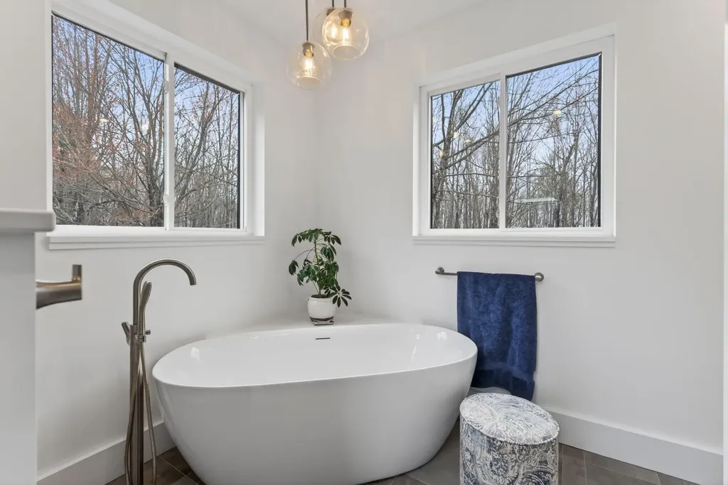 672 Danville Corner Road Auburn ME 04210