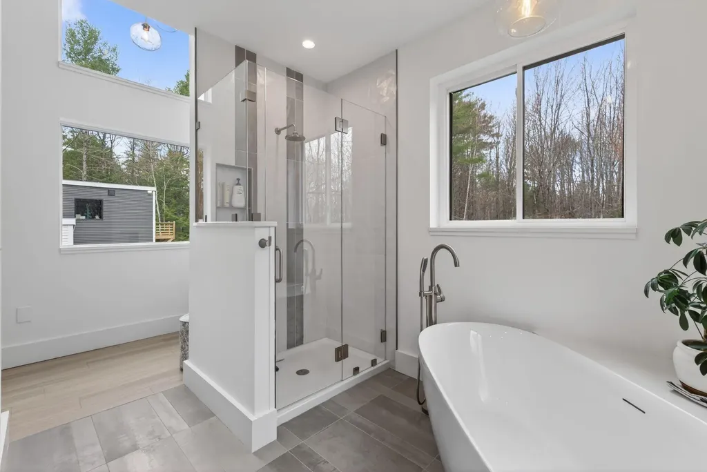 672 Danville Corner Road Auburn ME 04210