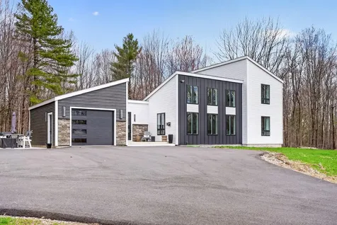 672 Danville Corner Road Auburn ME 04210