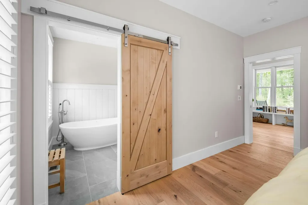 5 Primrose Lane York ME 03902