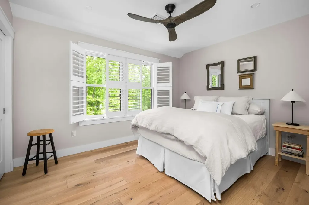 5 Primrose Lane York ME 03902