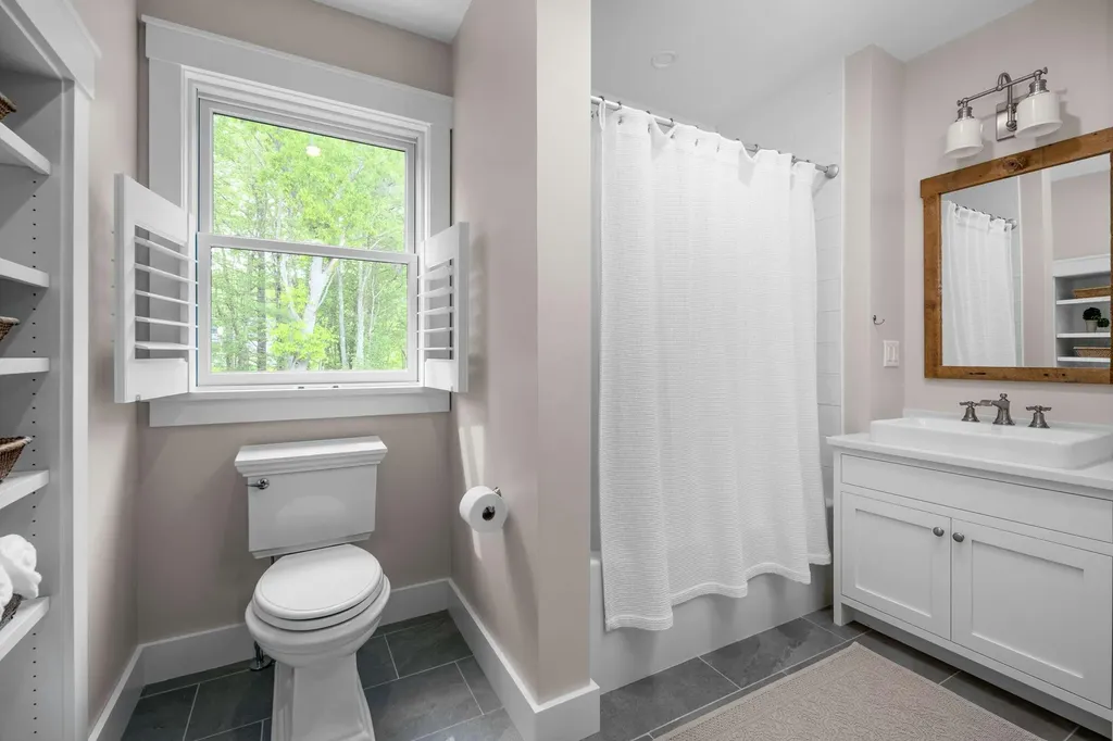 5 Primrose Lane York ME 03902