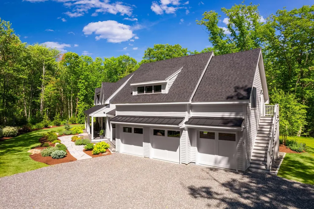 5 Primrose Lane York ME 03902