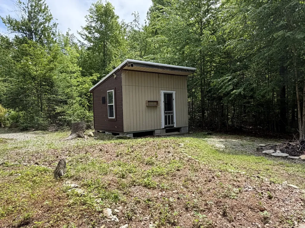 194 Meadow Road Hudson ME 04449