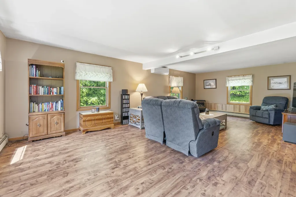1079 Gardiner Road Wiscasset ME 04578