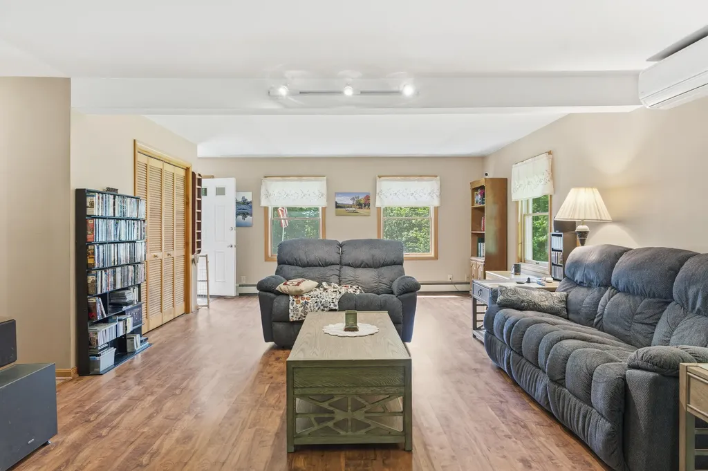1079 Gardiner Road Wiscasset ME 04578