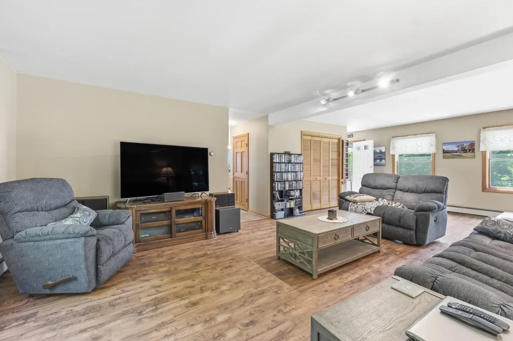 1079 Gardiner Road Wiscasset ME 04578
