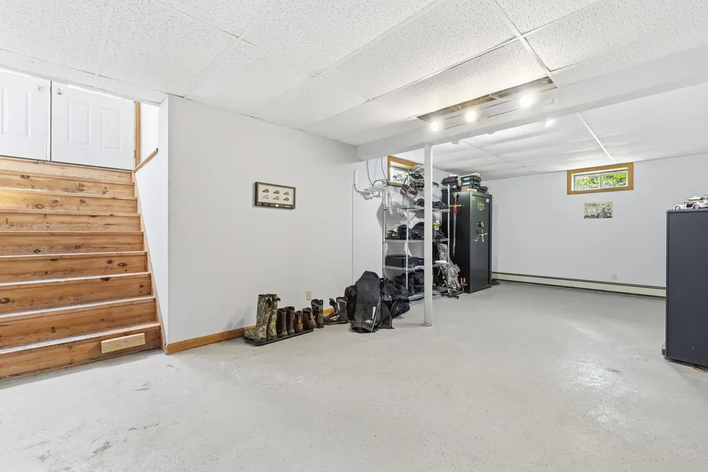 1079 Gardiner Road Wiscasset ME 04578