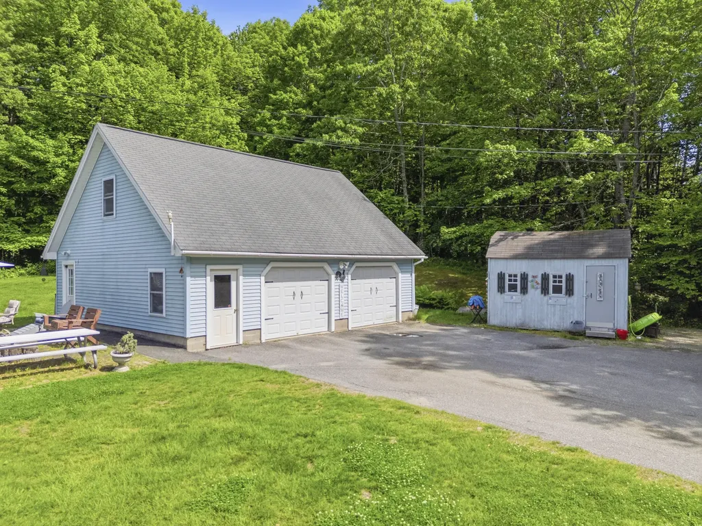 1079 Gardiner Road Wiscasset ME 04578