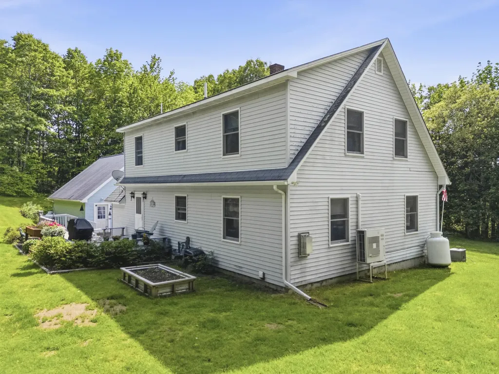 1079 Gardiner Road Wiscasset ME 04578