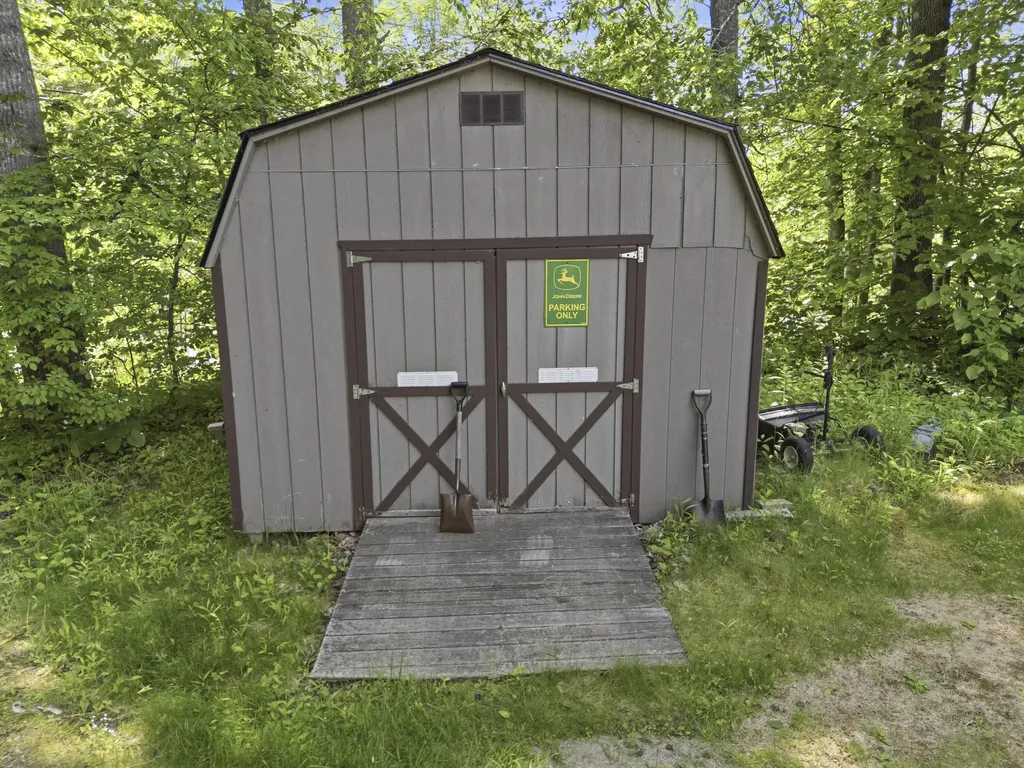 1079 Gardiner Road Wiscasset ME 04578