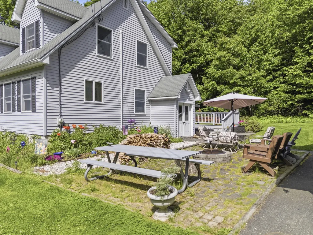 1079 Gardiner Road Wiscasset ME 04578